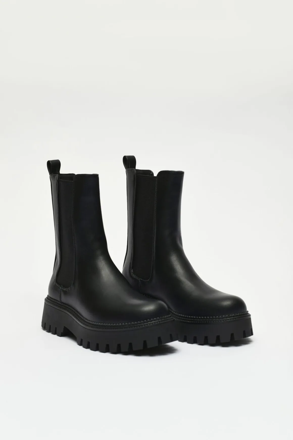 Cheap STEVE MADDEN Briona Lug Sole Chelsea Boot Shoes