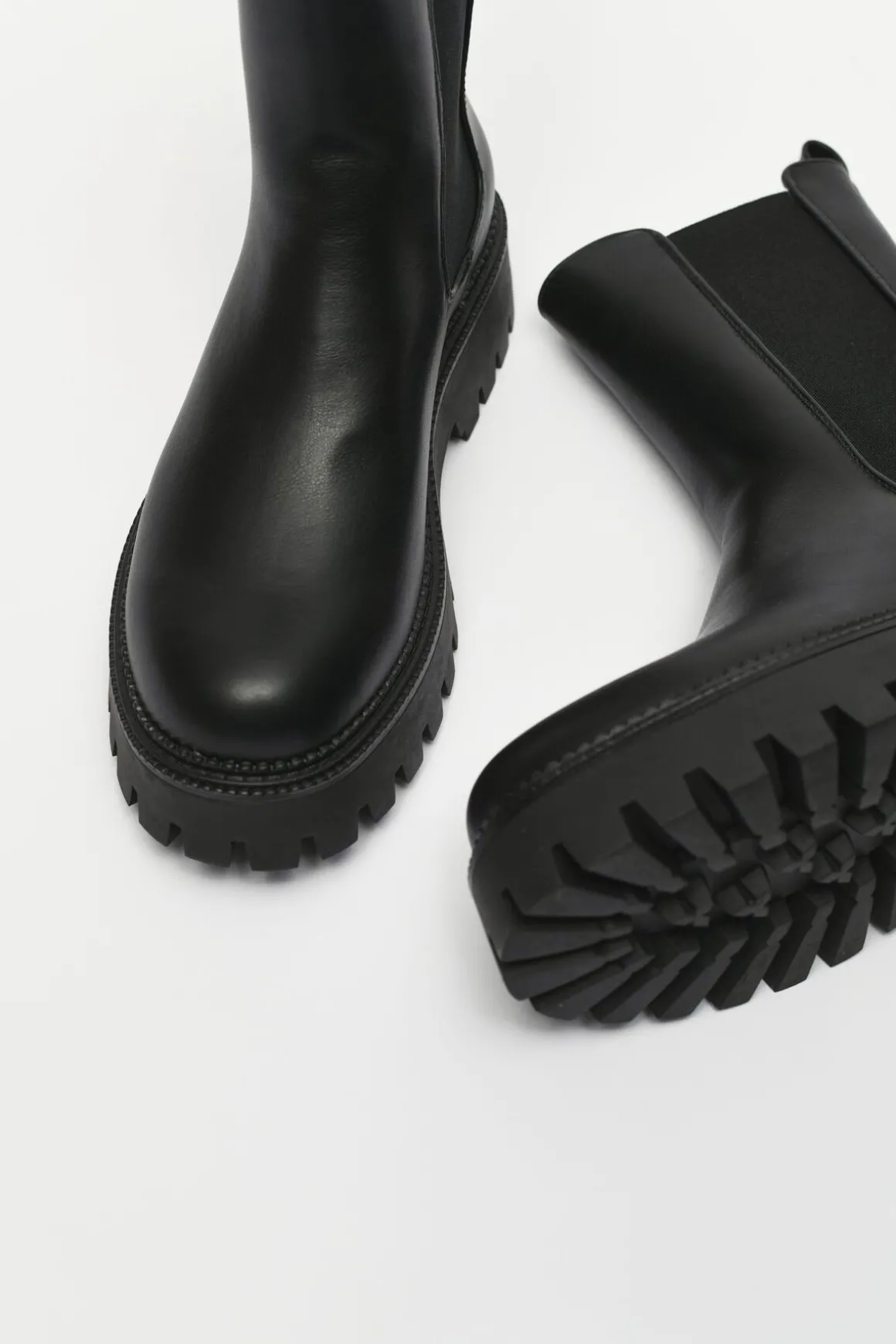 Cheap STEVE MADDEN Briona Lug Sole Chelsea Boot Shoes